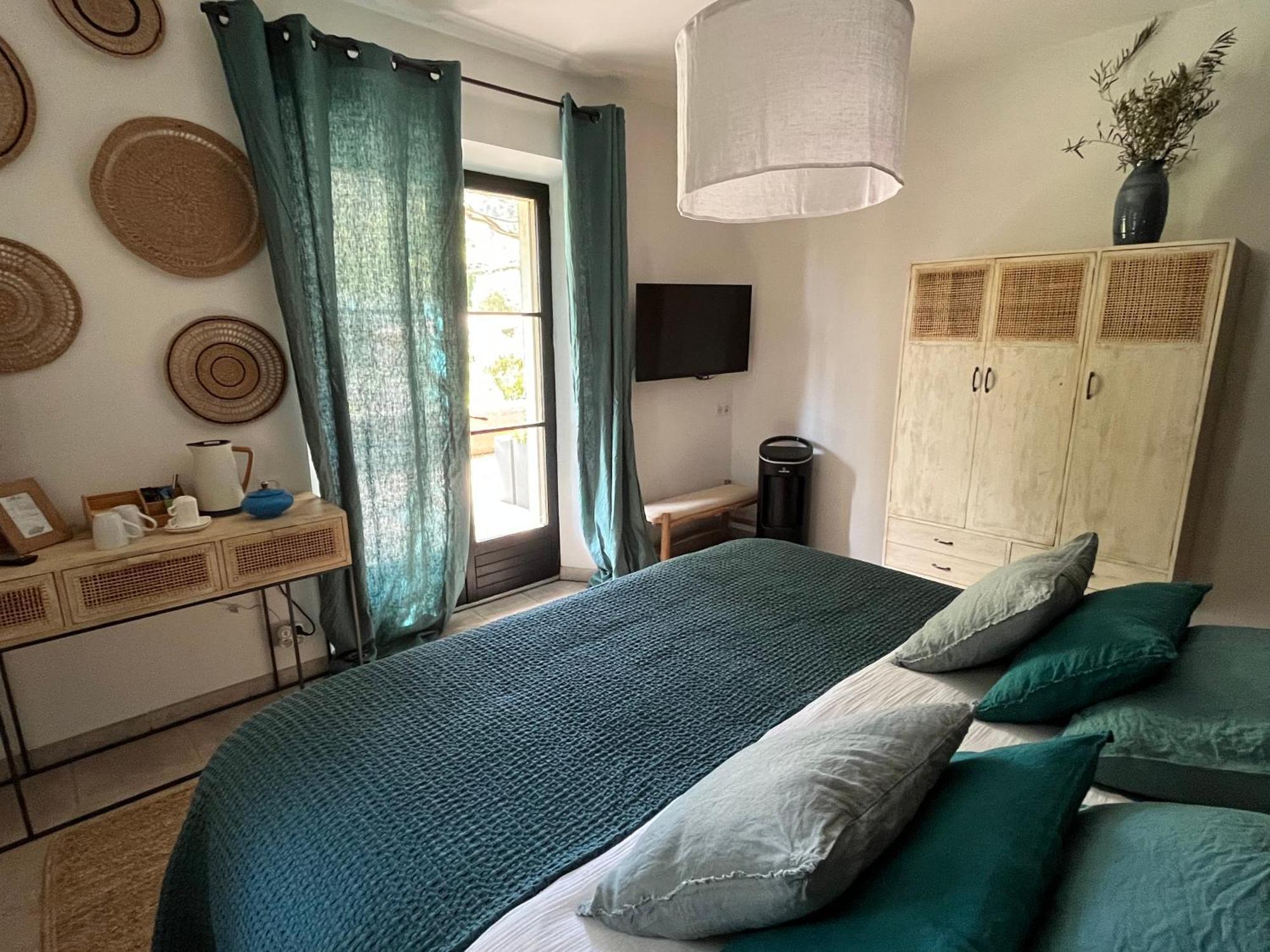 Bed and Breakfast Hestia Robion en Luberon Экстерьер фото