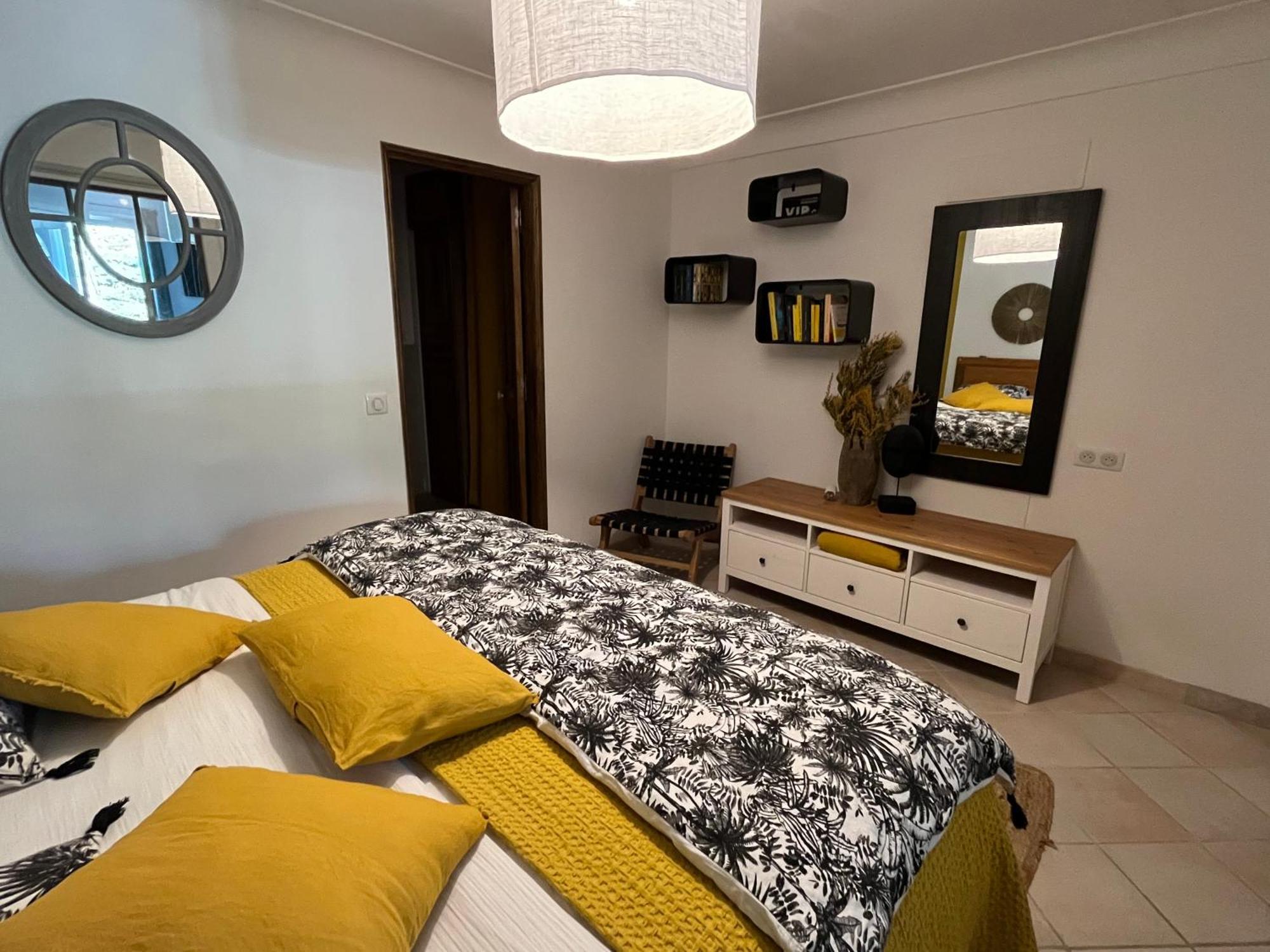 Bed and Breakfast Hestia Robion en Luberon Экстерьер фото