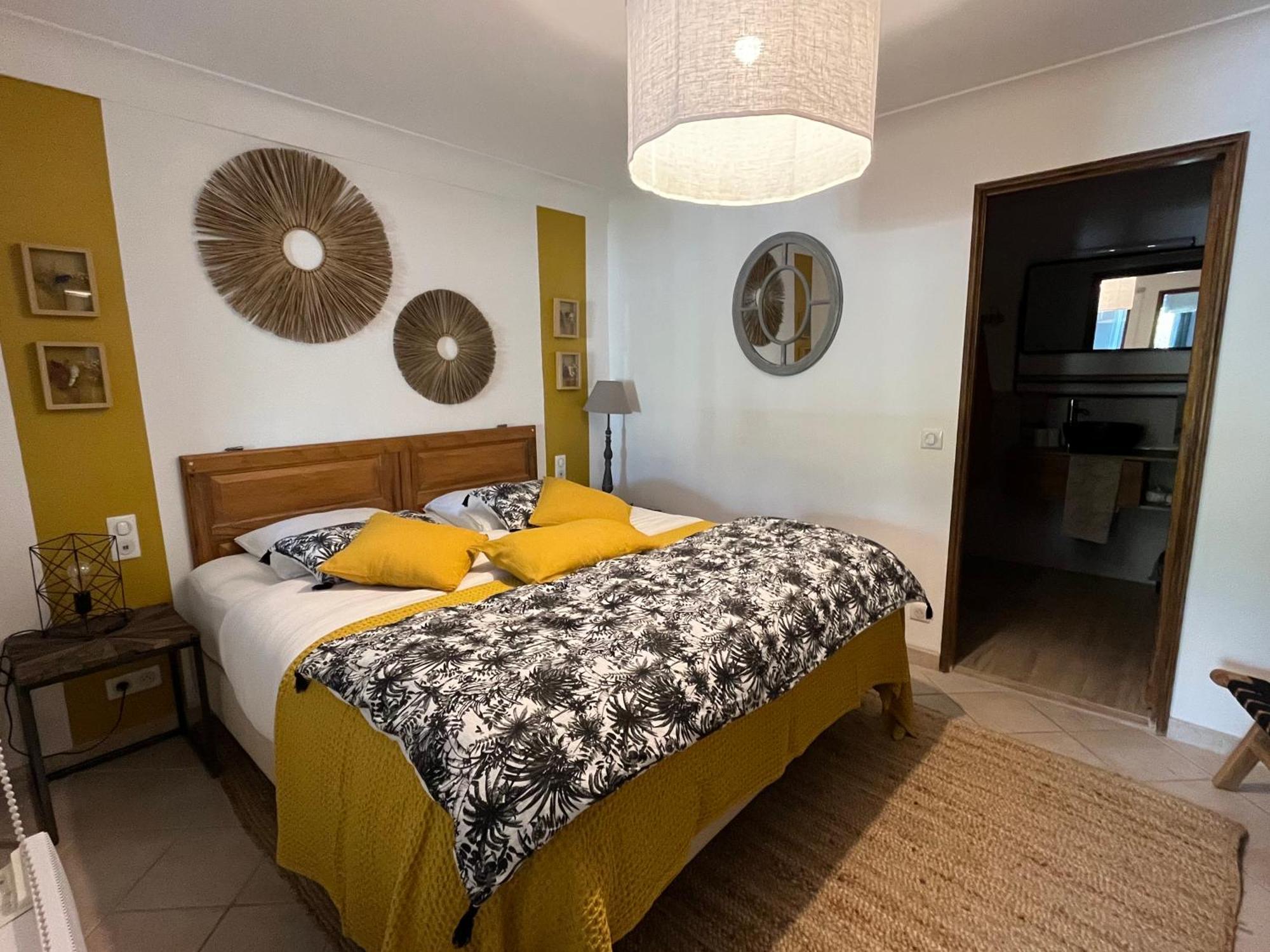 Bed and Breakfast Hestia Robion en Luberon Экстерьер фото